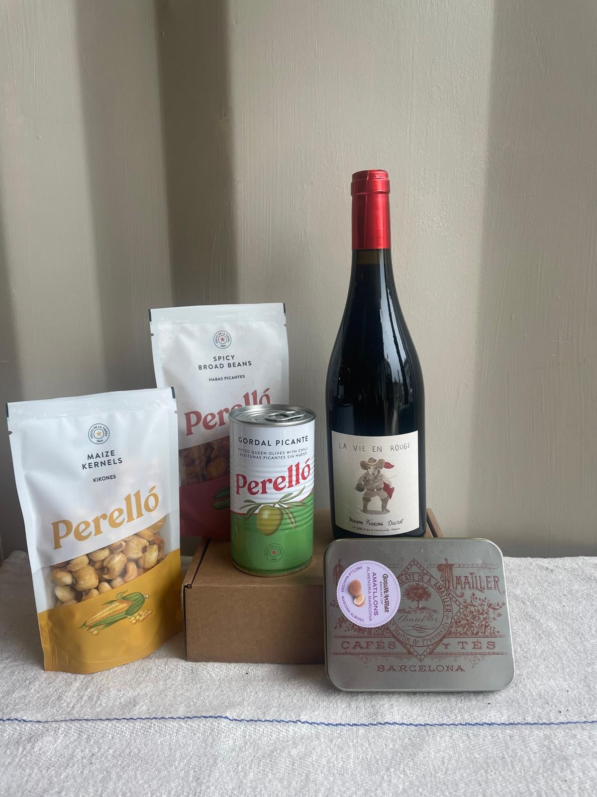 'Nosh & Nibble' Box